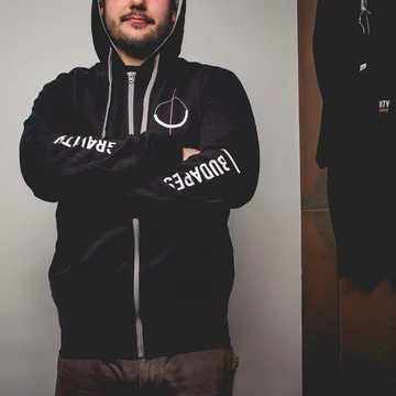 Gravity Zip Hoodie (black) - Front